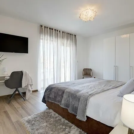 Ula Holiday home *